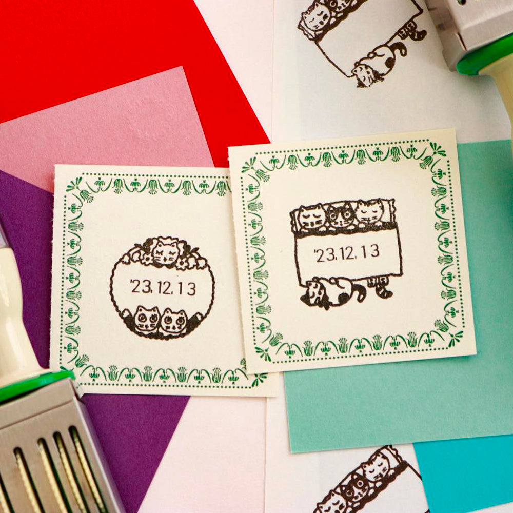 T-360 | SANBY x 北岸由美 日期印章 (雙胞胎貓.圓形)