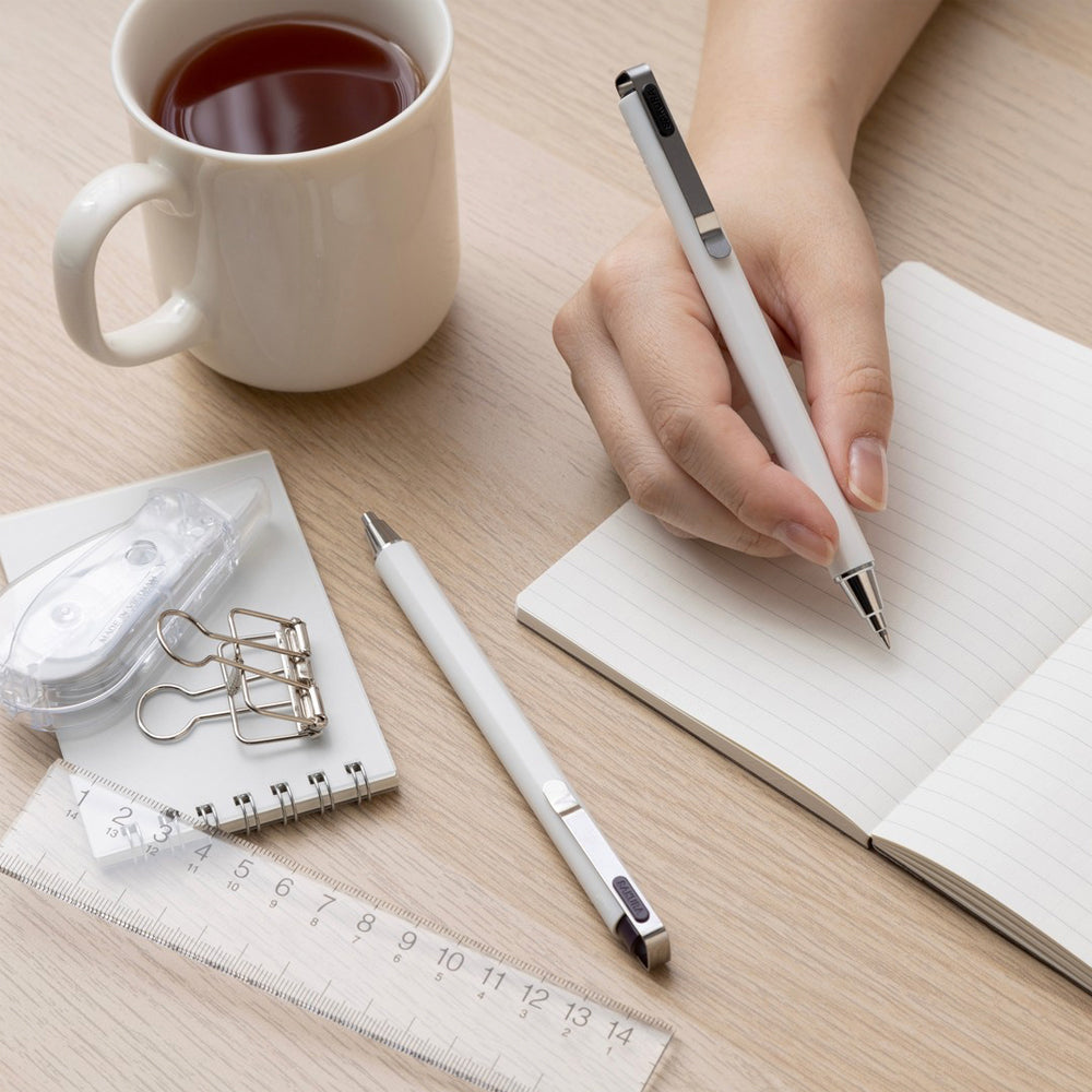 P-203 | SAKURA Ballsign iD plus 低重心中性筆 限定白桿版 0.5mm