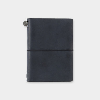 B-215 | TRAVELER'S COMPANY TRAVELER'S notebook 筆記本組 (Passport Size)