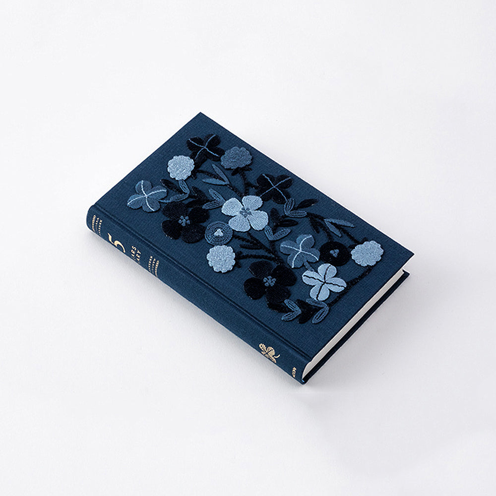 B-83 | MIDORI 5年用日記本 刺繡系列 (花卉-深藍)