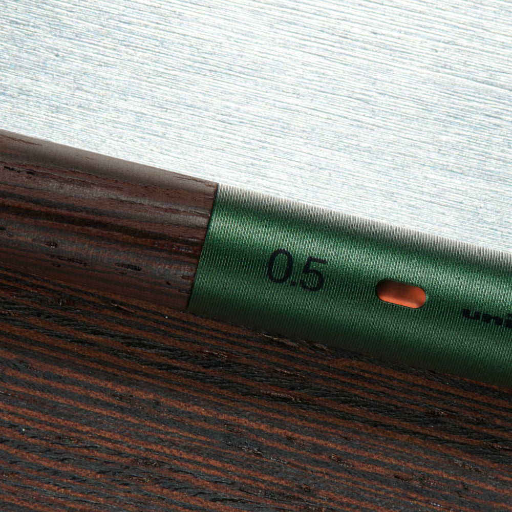 P-376 | UNI KURU TOGA WOOD 旋轉鉛芯筆 0.5mm