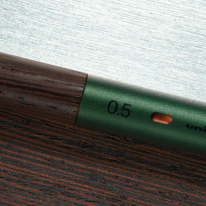 P-376 | UNI KURU TOGA WOOD 旋轉鉛芯筆 0.5mm