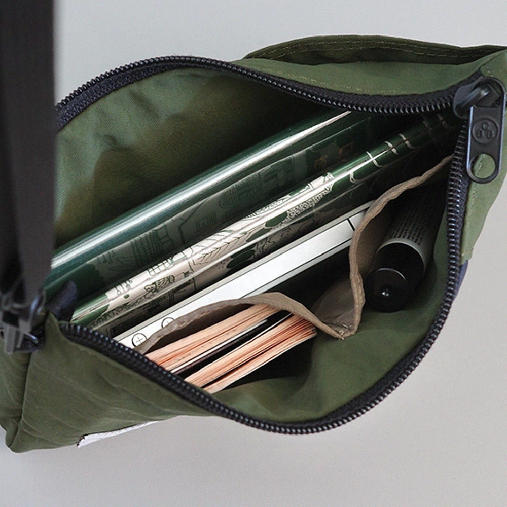 S-502 | CIRCUS BOY BAND TRIP pocket 斜揹包 (Night express)