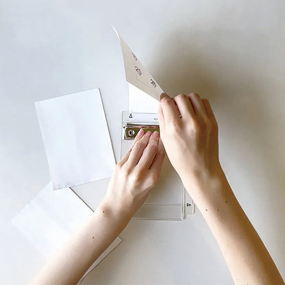 T-763 | KUTSUWA 4 BUN CUTS 四等分裁紙器 限量版 (透明藍)