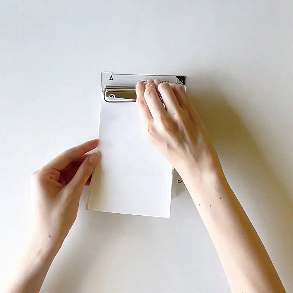 T-763 | KUTSUWA 4 BUN CUTS 四等分裁紙器 限量版 (透明藍)