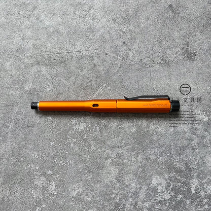 P-273 | UNI KURU TOGA DIVE 旋轉鉛芯筆 0.5mm (暮光橘)